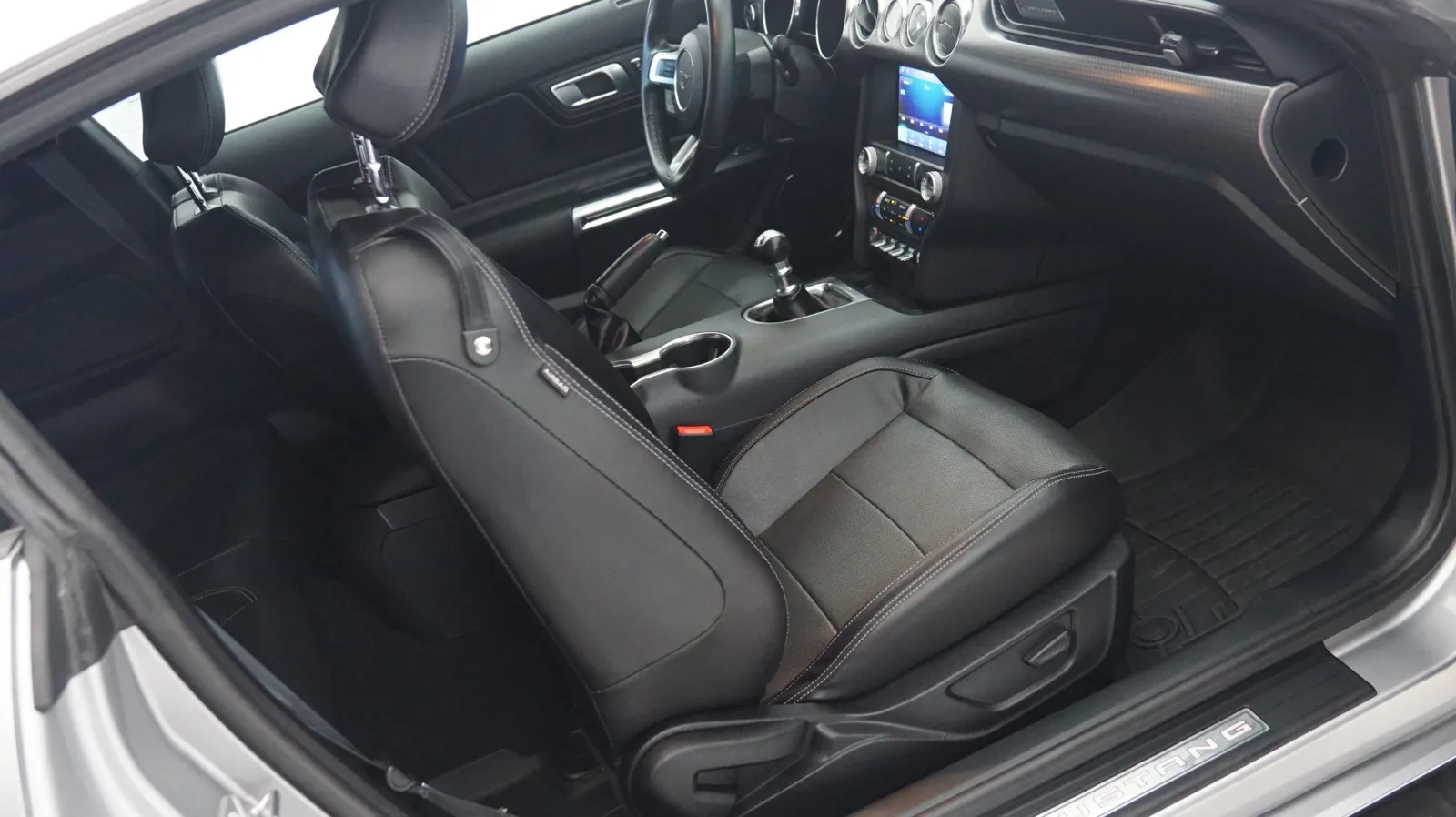 More photos of 2021 Ford Mustang GT Premium at Auto City, CA