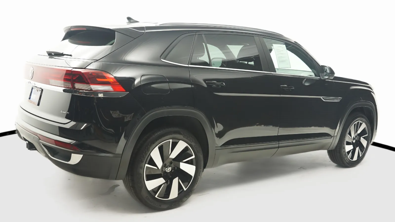 More photos of 2024 Volkswagen Atlas Cross Sport 2.0T SE w/Technology at Auto City, CA