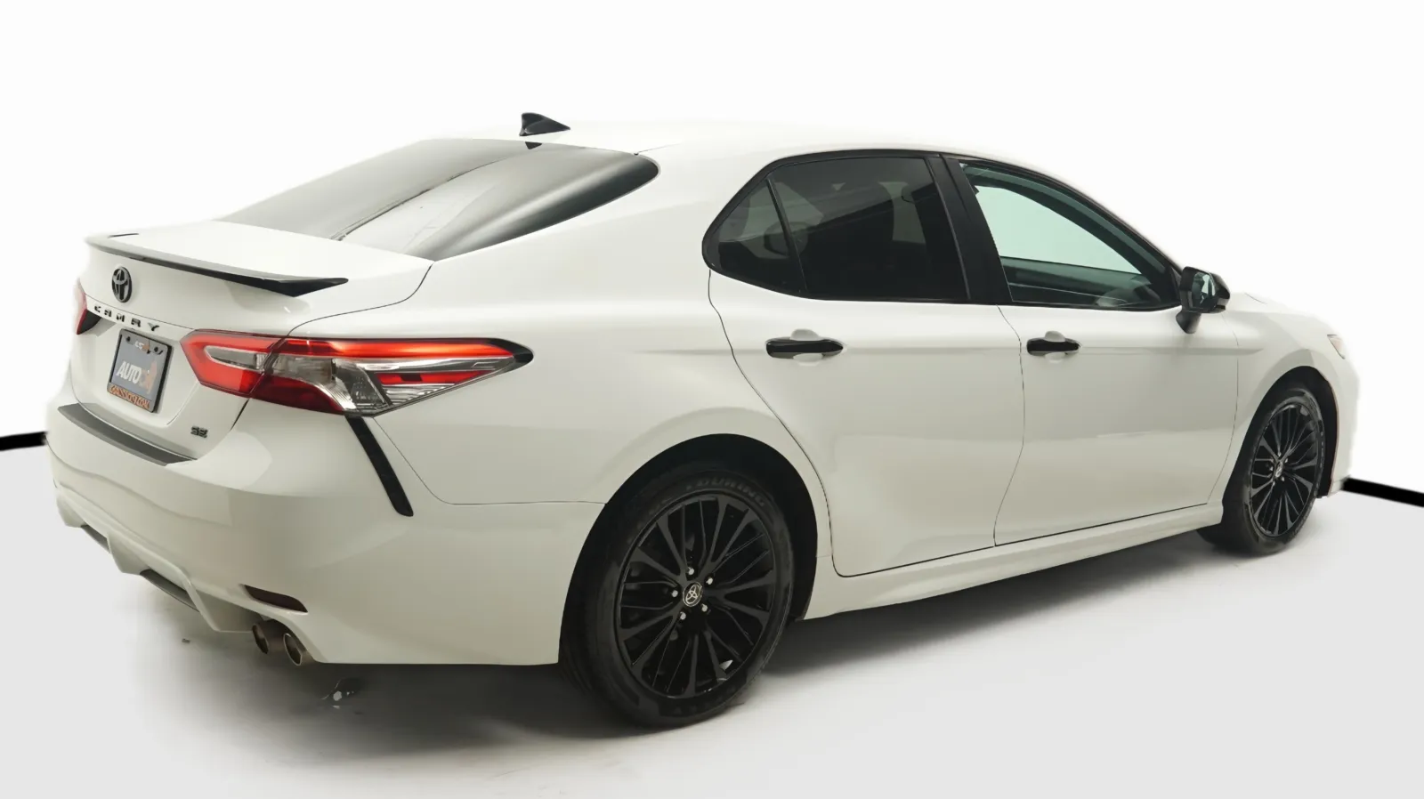 More photos of 2020 Toyota Camry SE Nightshade at Auto City, CA