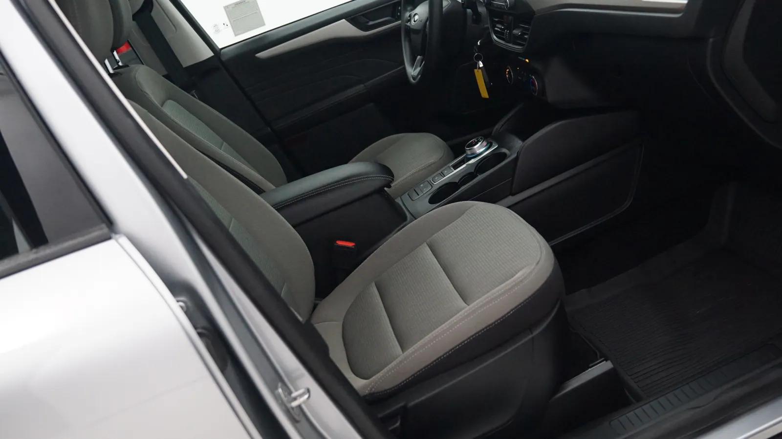 More photos of 2022 Ford Escape S at Auto City, CA