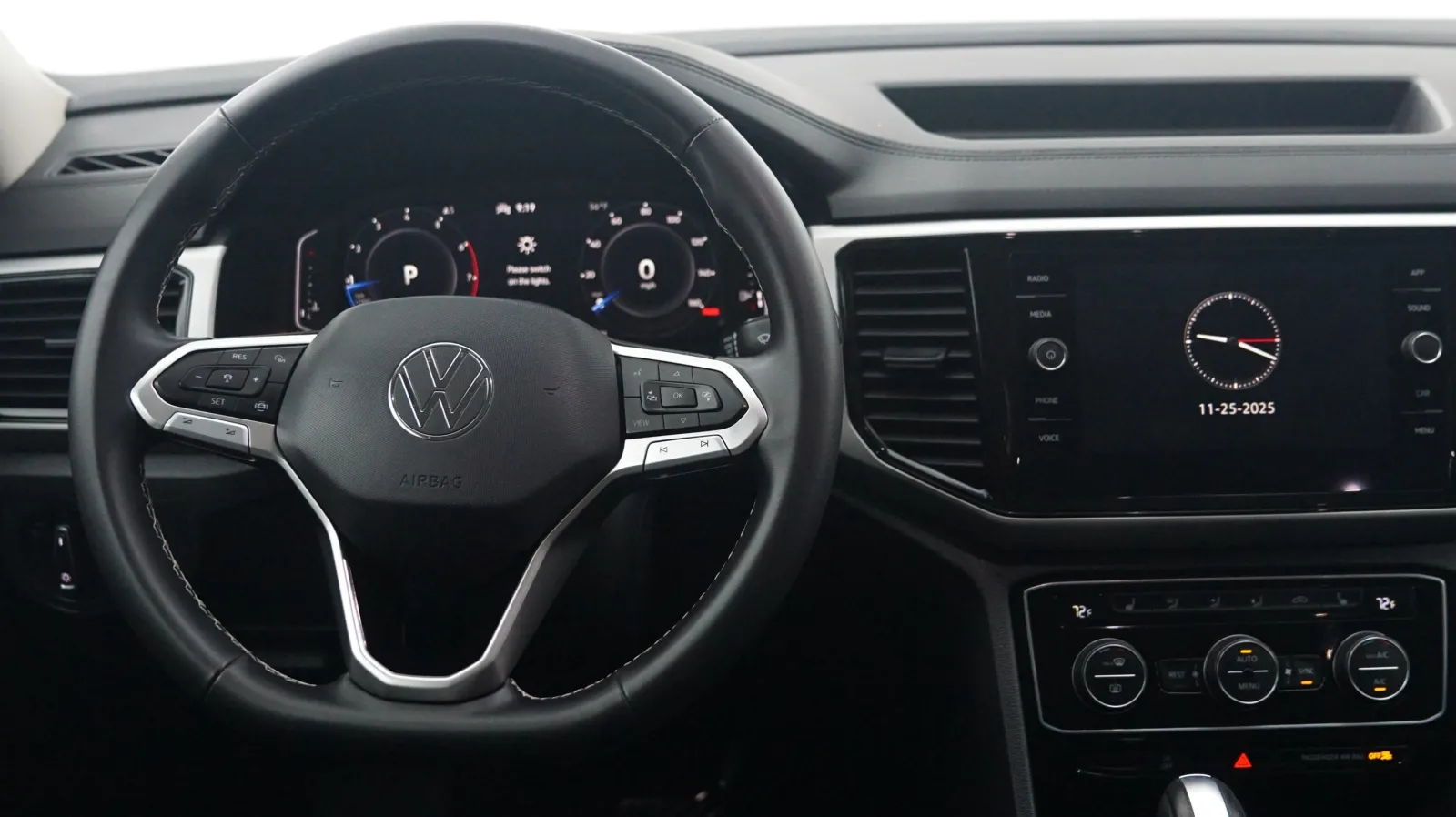 More photos of 2023 Volkswagen Atlas 3.6L V6 SE w/Technology at Auto City, CA