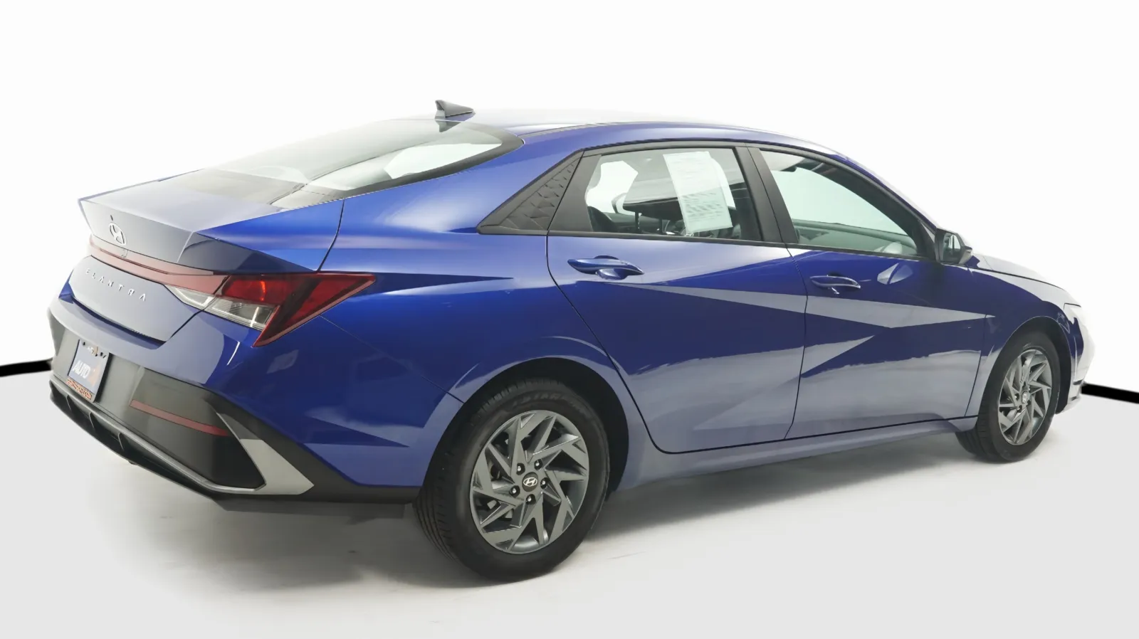 More photos of 2024 Hyundai Elantra SEL at Auto City, CA