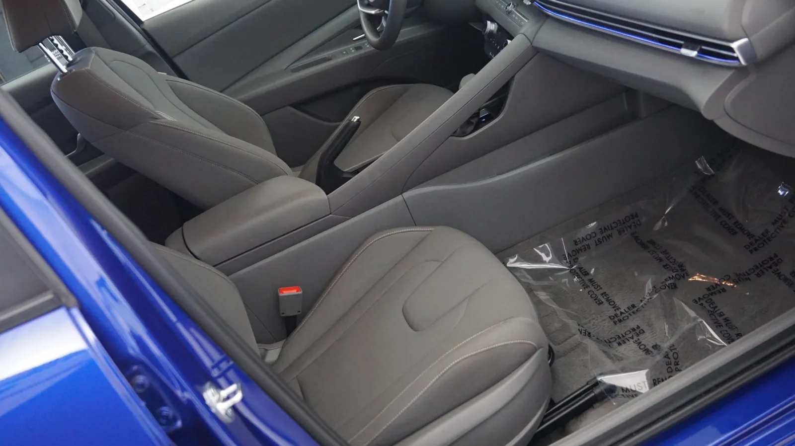 More photos of 2024 Hyundai Elantra SEL at Auto City, CA