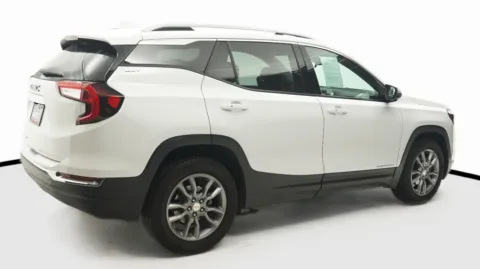 More photos of 2024 GMC Terrain SLT at Auto City, CA