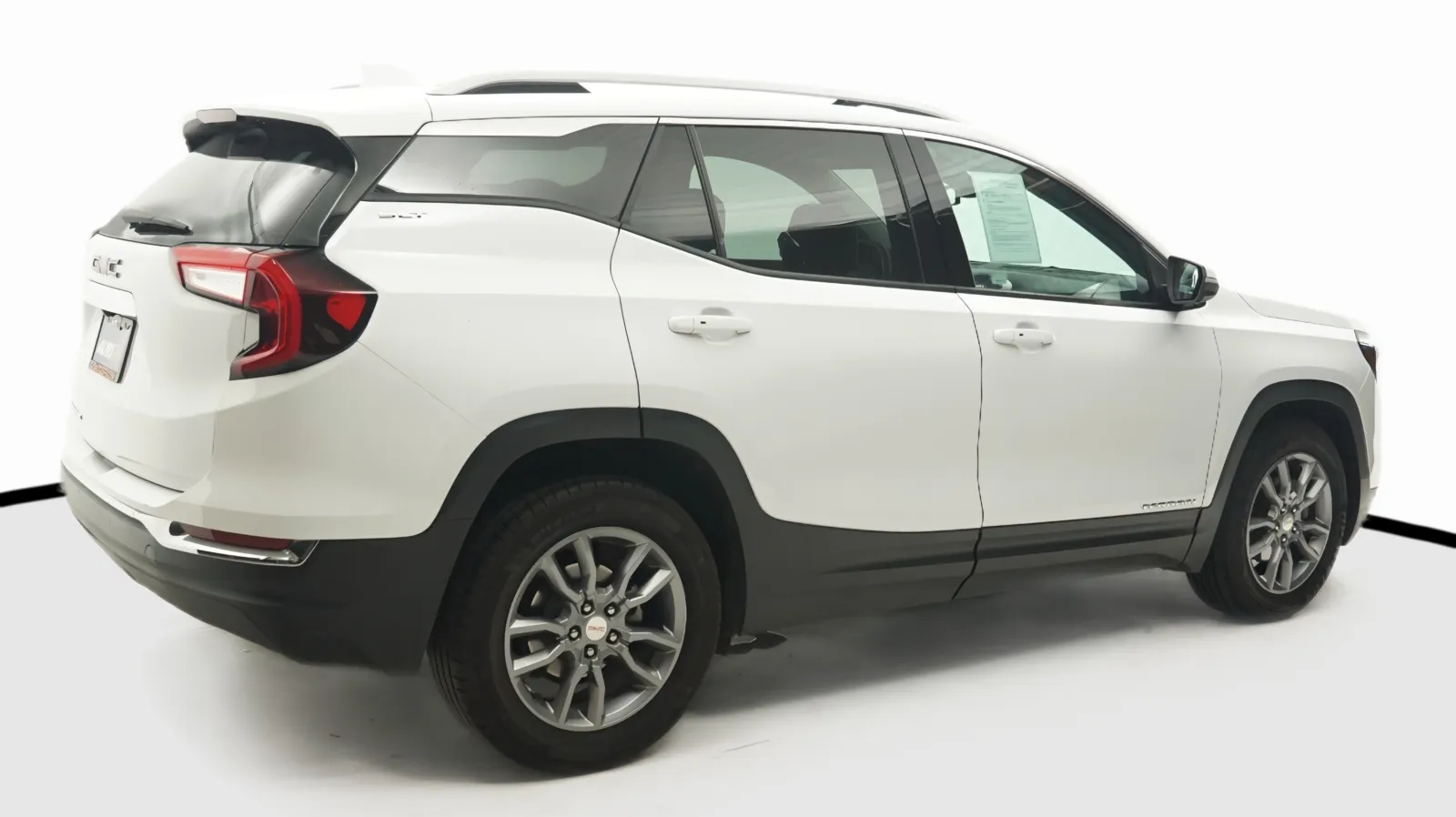 More photos of 2024 GMC Terrain SLT at Auto City, CA