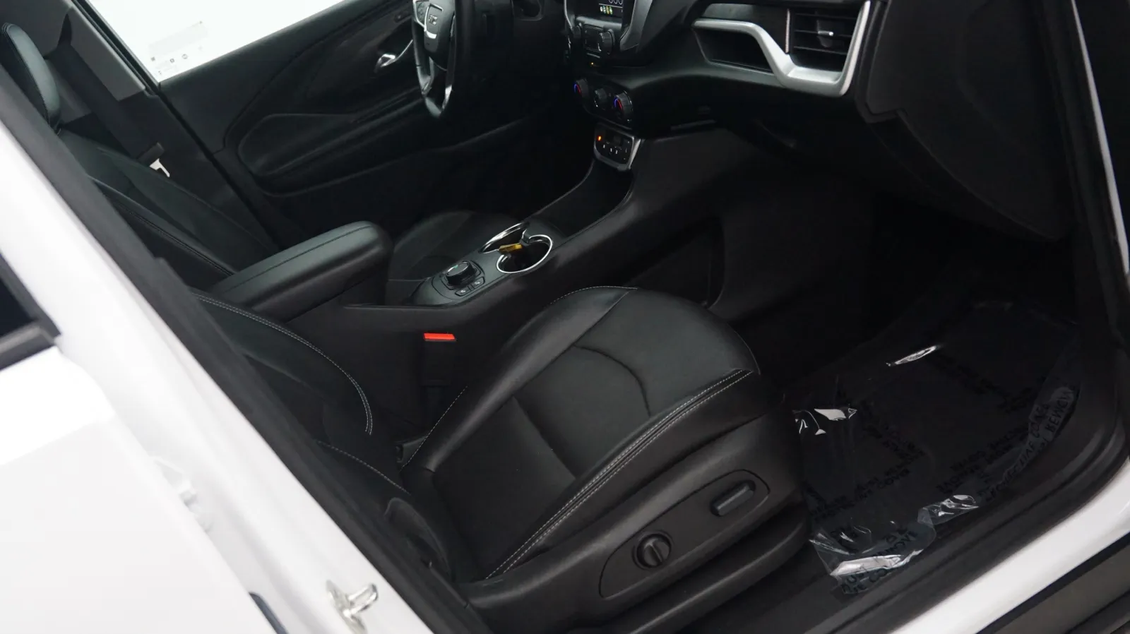 More photos of 2024 GMC Terrain SLT at Auto City, CA