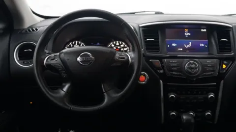 More photos of 2020 Nissan Pathfinder SV at Auto City, CA