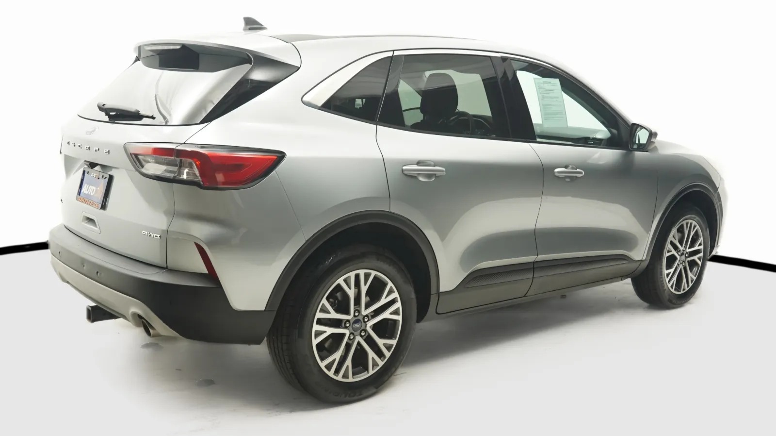 More photos of 2022 Ford Escape SEL at Auto City, CA