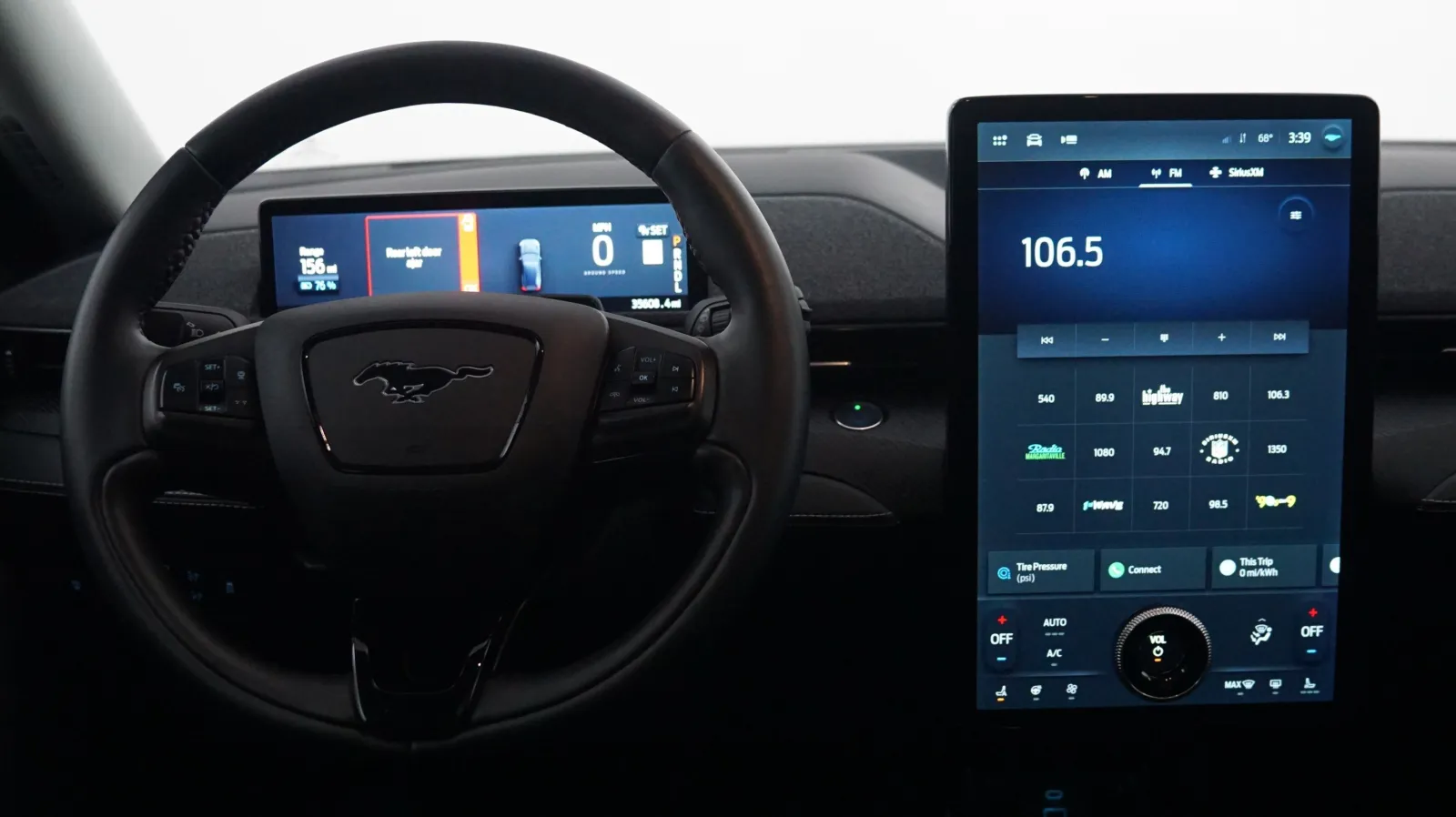 More photos of 2021 Ford Mustang Mach-E Premium at Auto City, CA