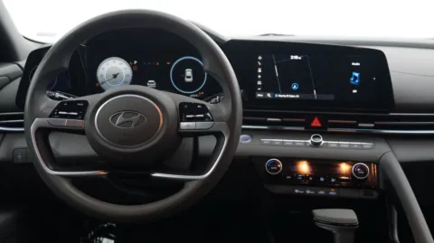 More photos of 2024 Hyundai Elantra SEL at Auto City, CA