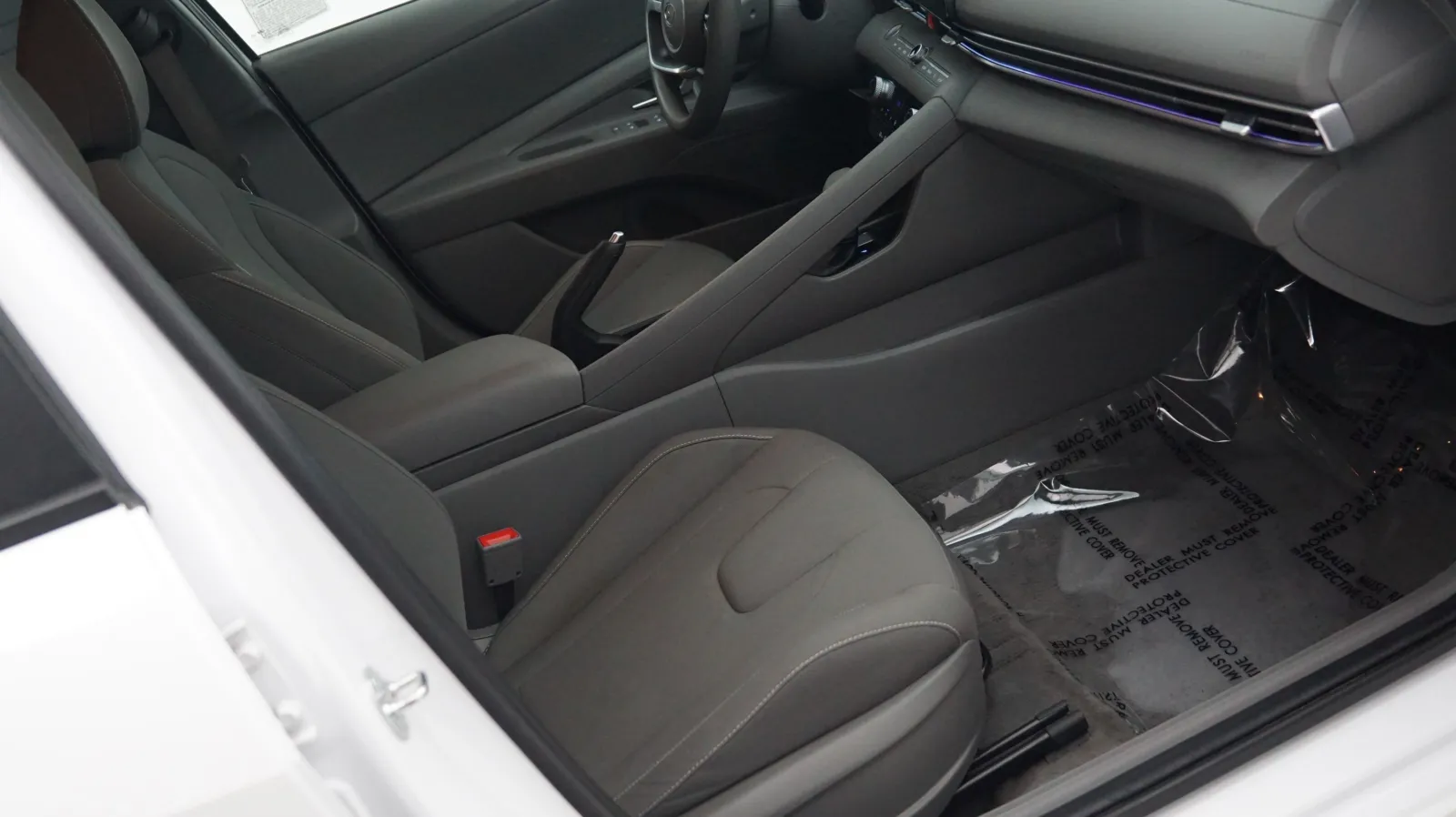 More photos of 2024 Hyundai Elantra SEL at Auto City, CA