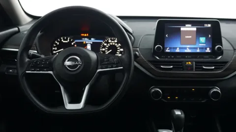 More photos of 2023 Nissan Altima 2.5 SV at Auto City, CA