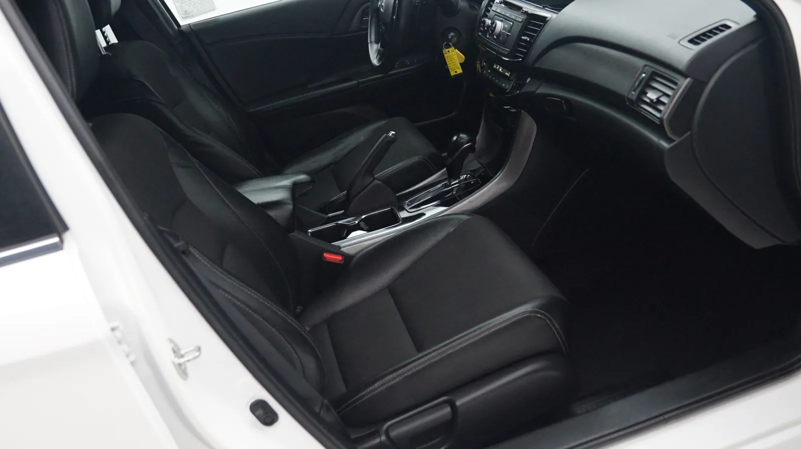 More photos of 2016 Honda Accord Sport at Auto City, CA