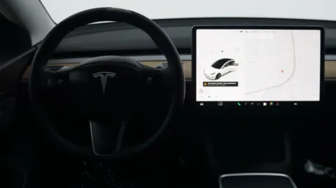 More photos of 2021 Tesla Model 3 Standard Range Plus at Auto City, CA