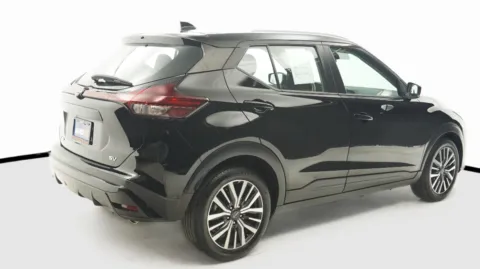 More photos of 2022 Nissan KICKS SV at Auto City, CA