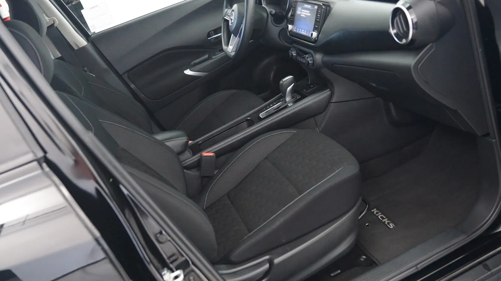 More photos of 2022 Nissan KICKS SV at Auto City, CA