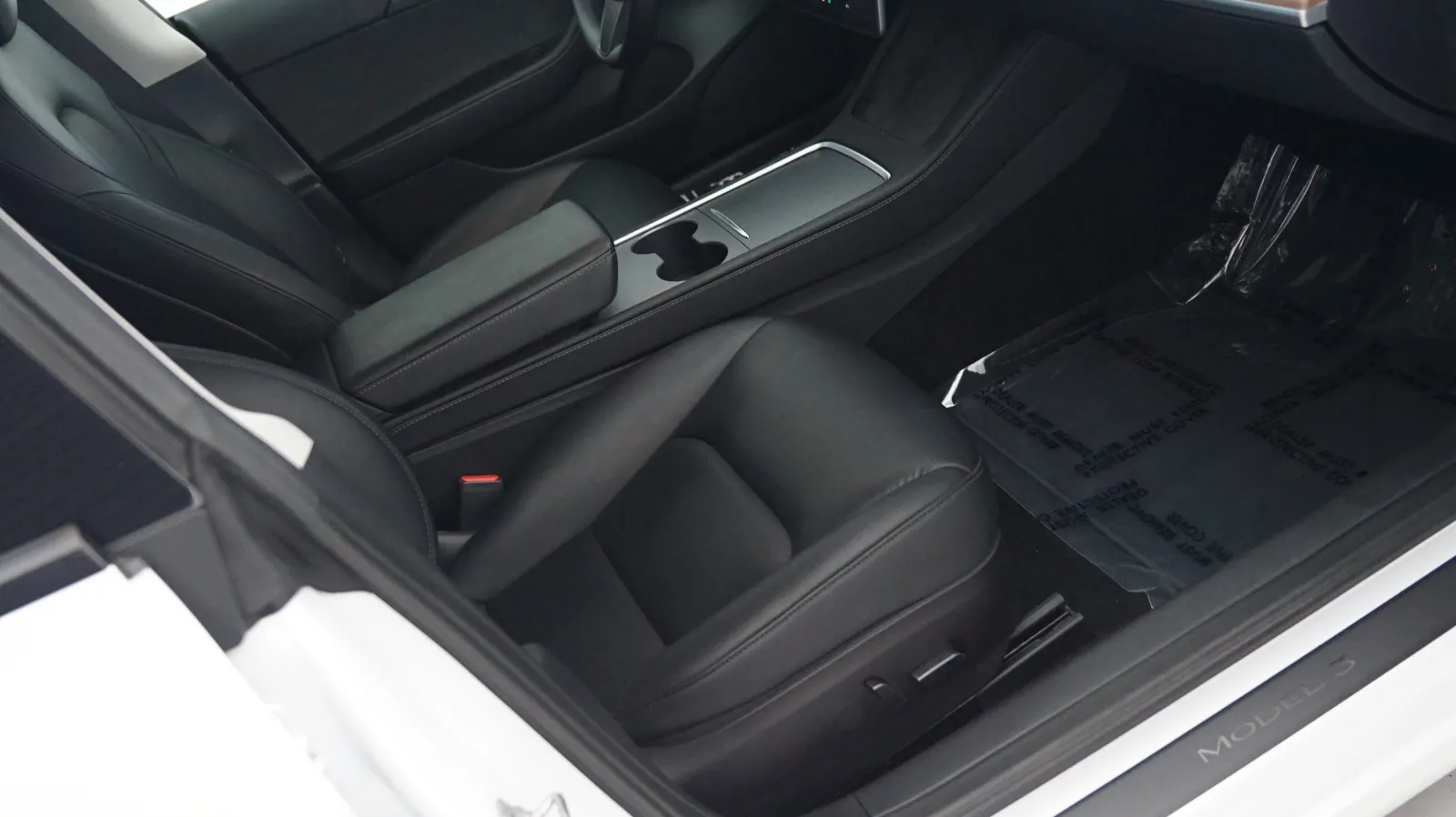 More photos of 2022 Tesla Model 3 at Auto City, CA