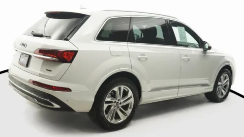 More photos of 2022 Audi Q7 Premium at Auto City, CA