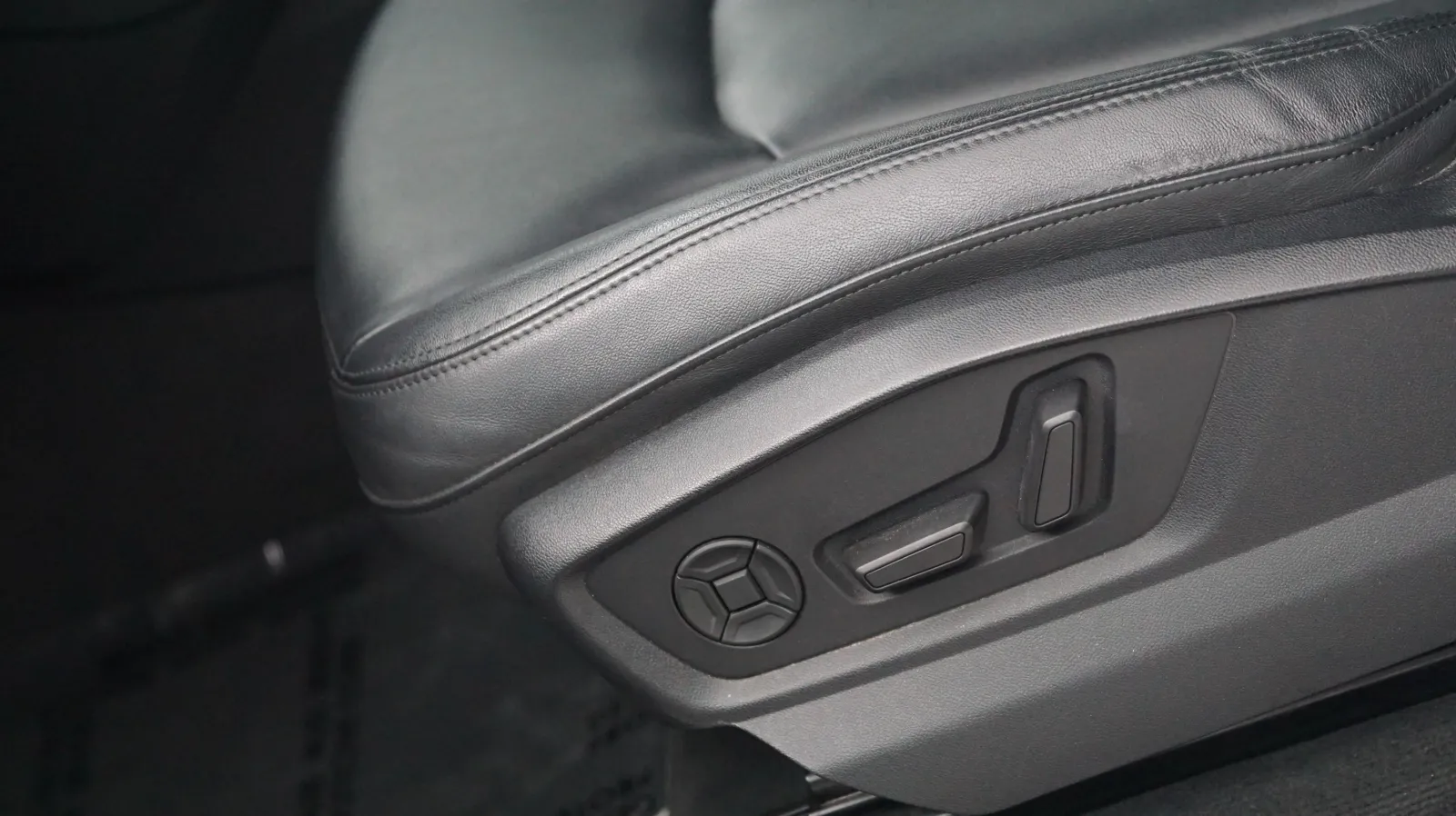 Audi Q7 photo 17