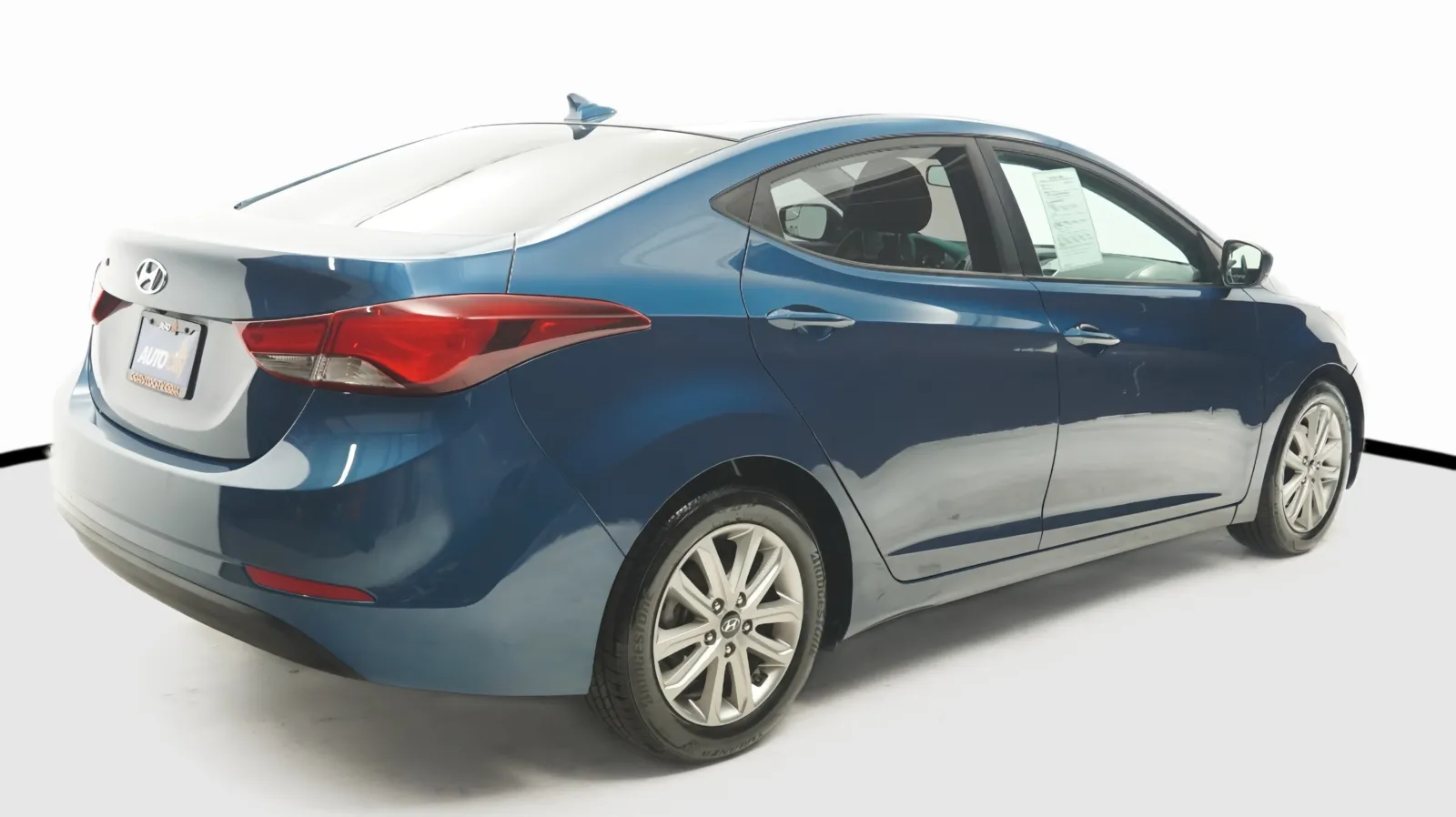 More photos of 2014 Hyundai Elantra SE at Auto City, CA