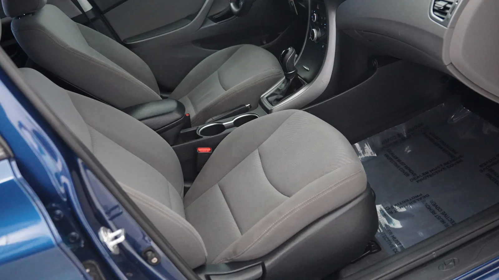 More photos of 2014 Hyundai Elantra SE at Auto City, CA