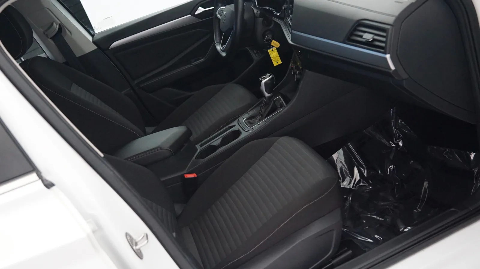 More photos of 2024 Volkswagen Jetta S at Auto City, CA