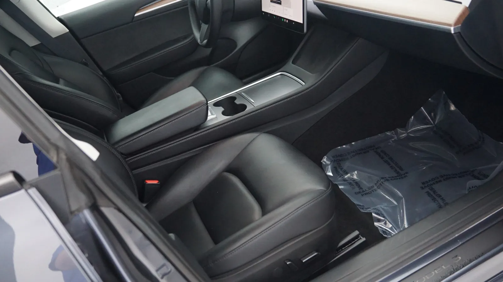 More photos of 2023 Tesla Model 3 at Auto City, CA