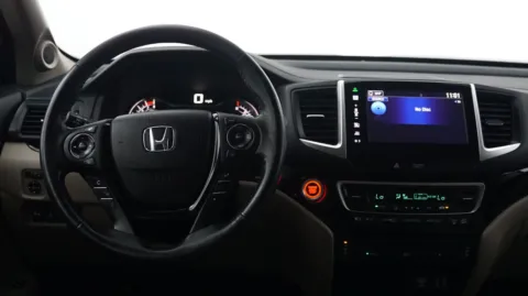 More photos of 2016 Honda Pilot Touring at Auto City, CA