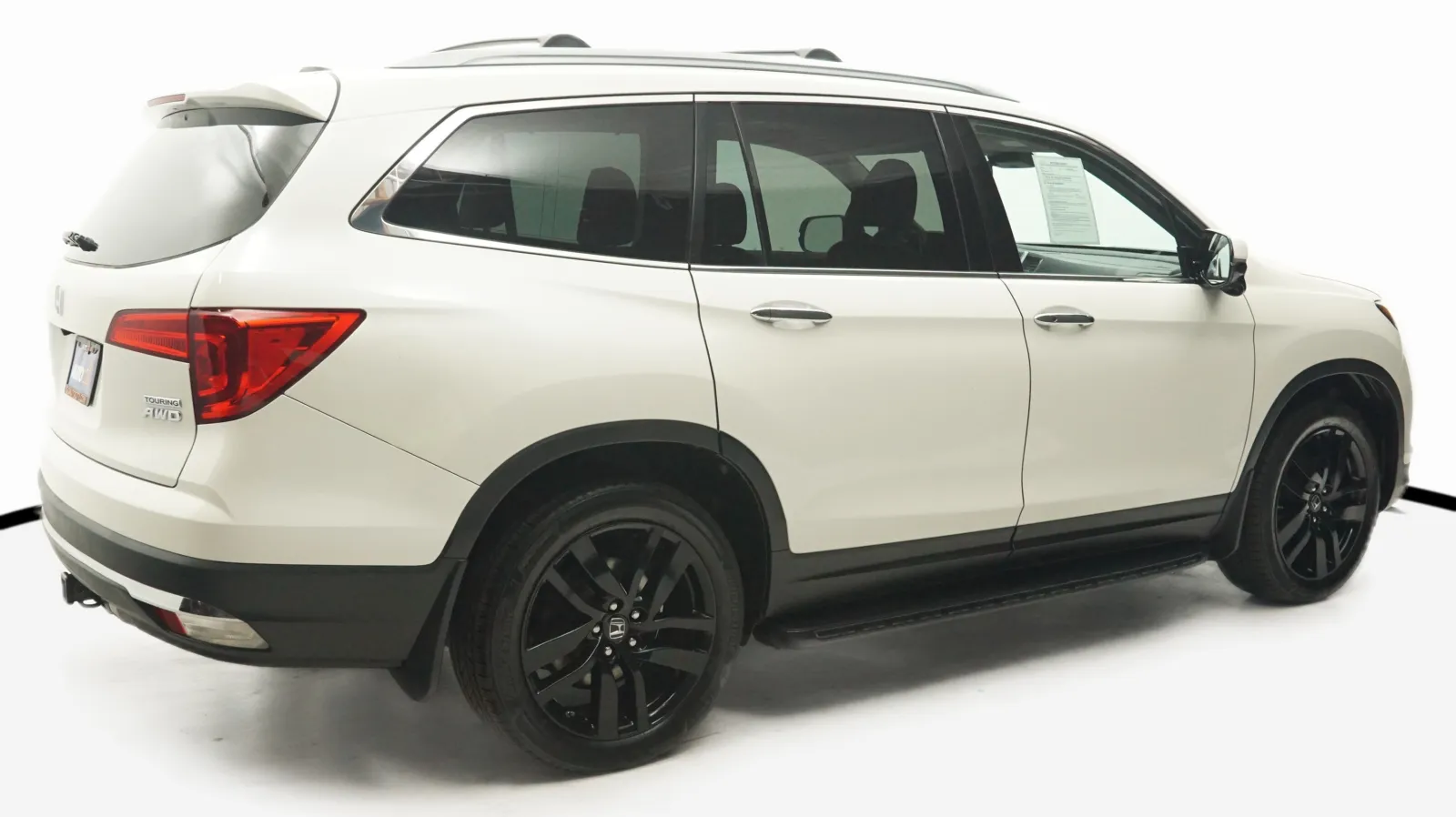 More photos of 2016 Honda Pilot Touring at Auto City, CA