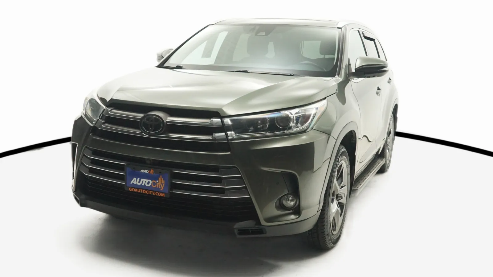 Green 2017 Toyota Highlander Limited for sale in El Cajon, CA