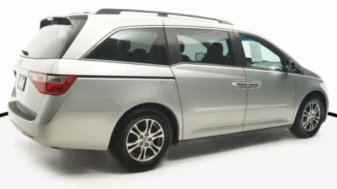 More photos of 2011 Honda Odyssey EX-L at Auto City, CA