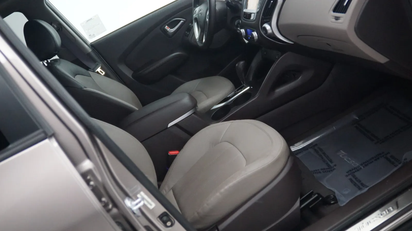 More photos of 2012 Hyundai Tucson Limited PZEV at Auto City, CA