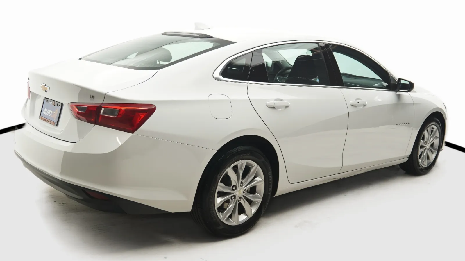 More photos of 2023 Chevrolet Malibu LT at Auto City, CA