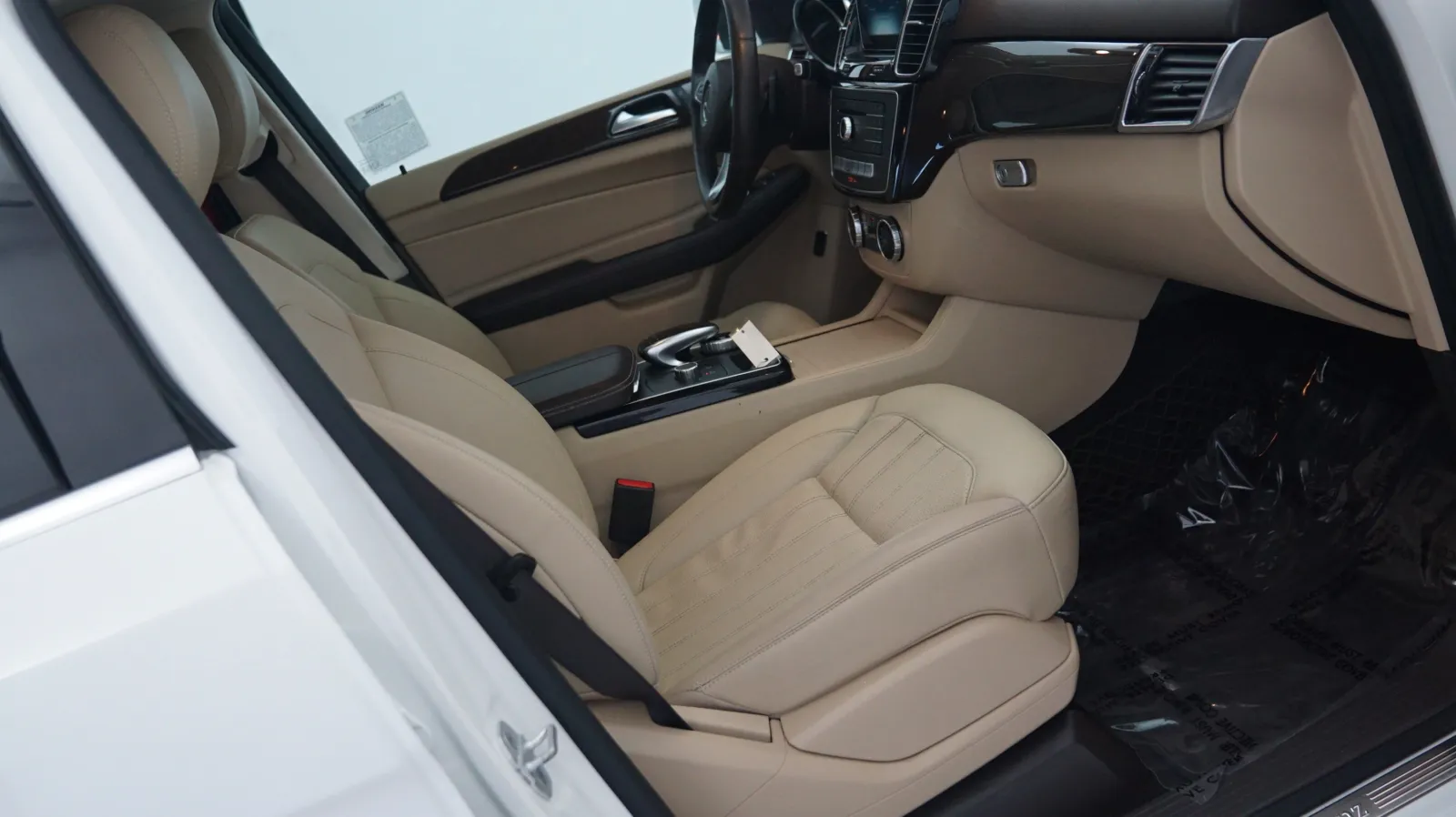 More photos of 2016 Mercedes-Benz GLE 350 at Auto City, CA