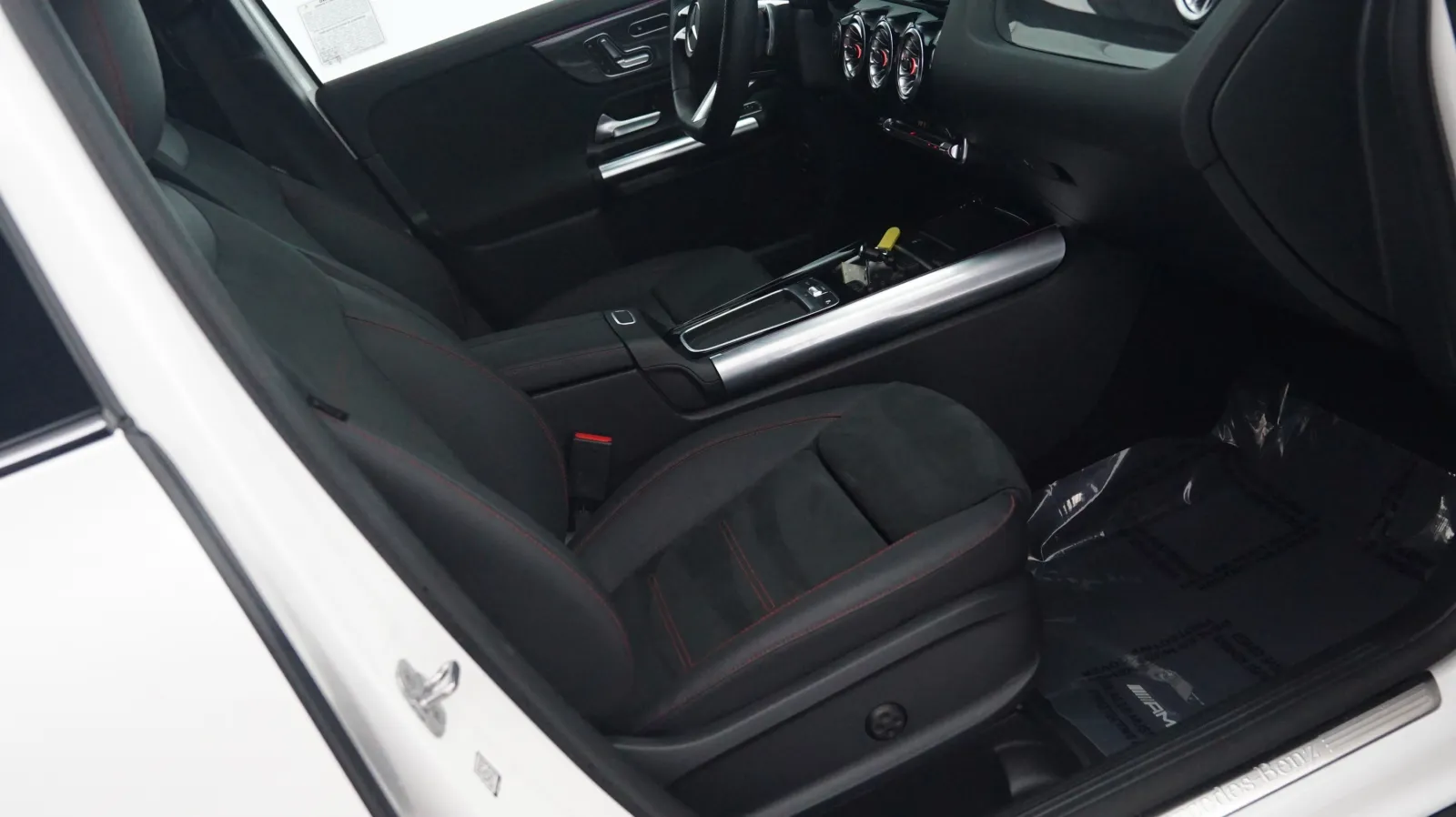 More photos of 2024 Mercedes-Benz GLA 250 at Auto City, CA