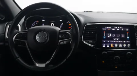 More photos of 2019 Jeep Grand Cherokee Altitude at Auto City, CA