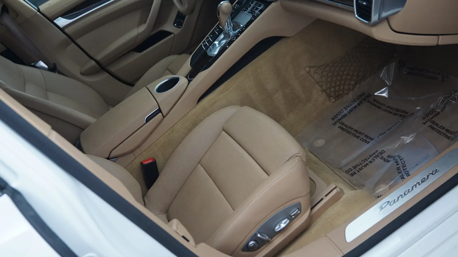 More photos of 2015 Porsche Panamera at Auto City, CA