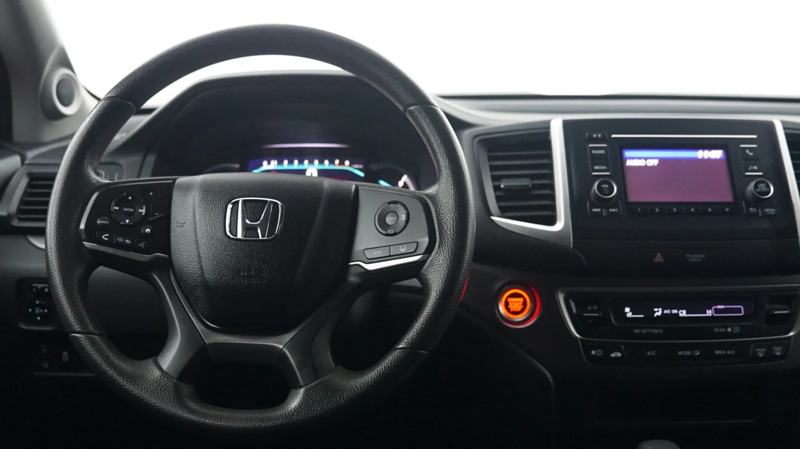 More photos of 2020 Honda Pilot LX at Auto City, CA