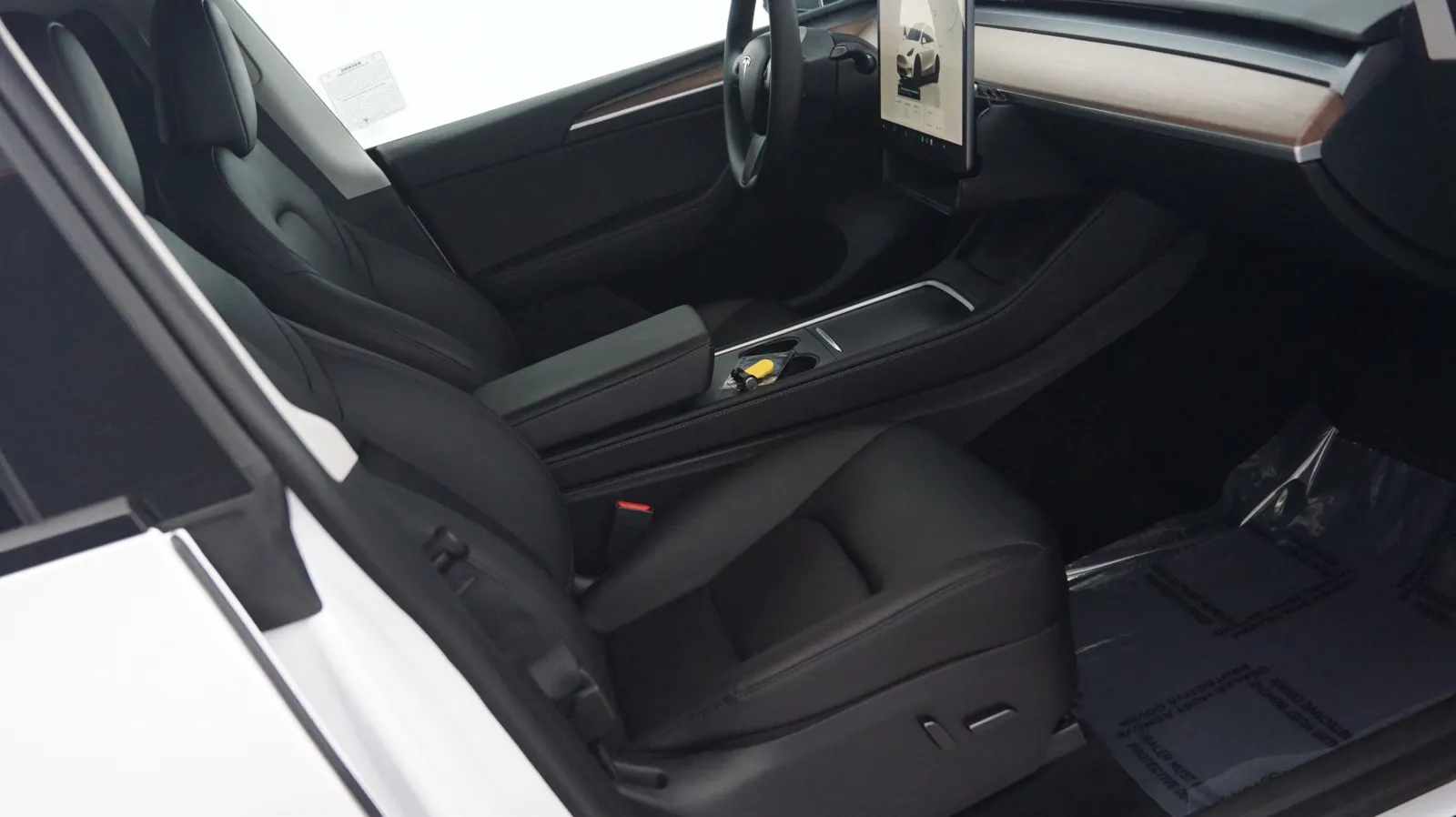 More photos of 2023 Tesla Model Y Performance at Auto City, CA