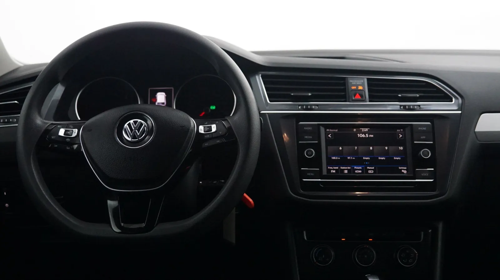 More photos of 2020 Volkswagen Tiguan S at Auto City, CA