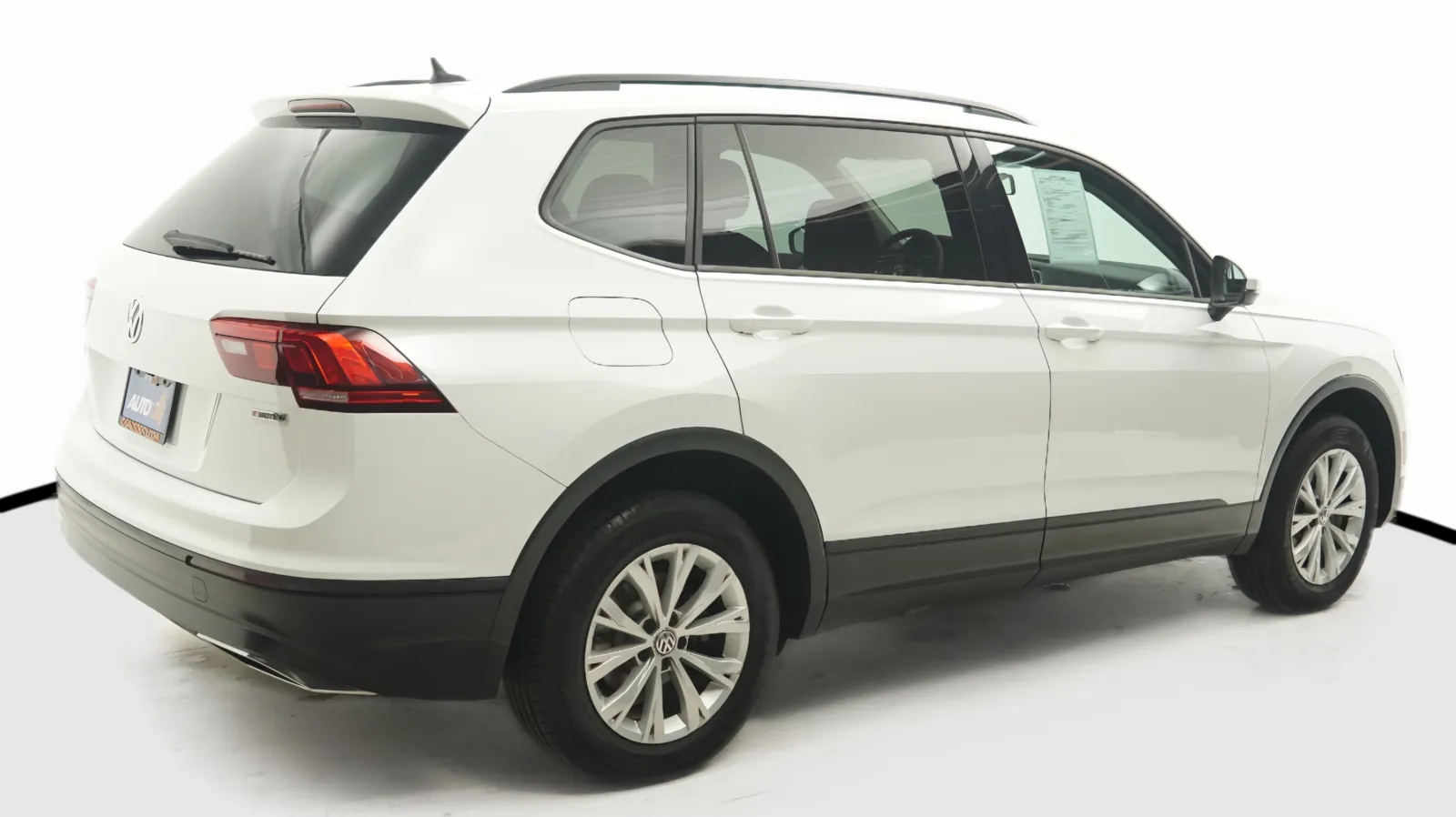 More photos of 2020 Volkswagen Tiguan S at Auto City, CA