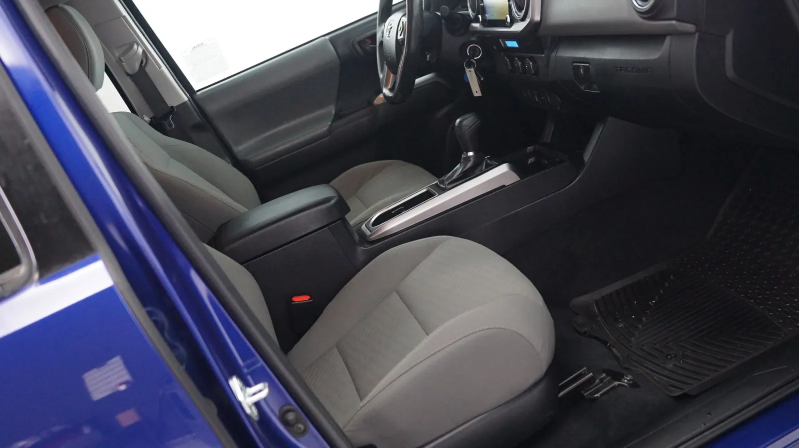 Toyota Tacoma photo 6