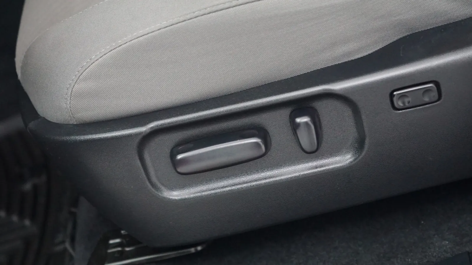 Toyota Tacoma photo 13