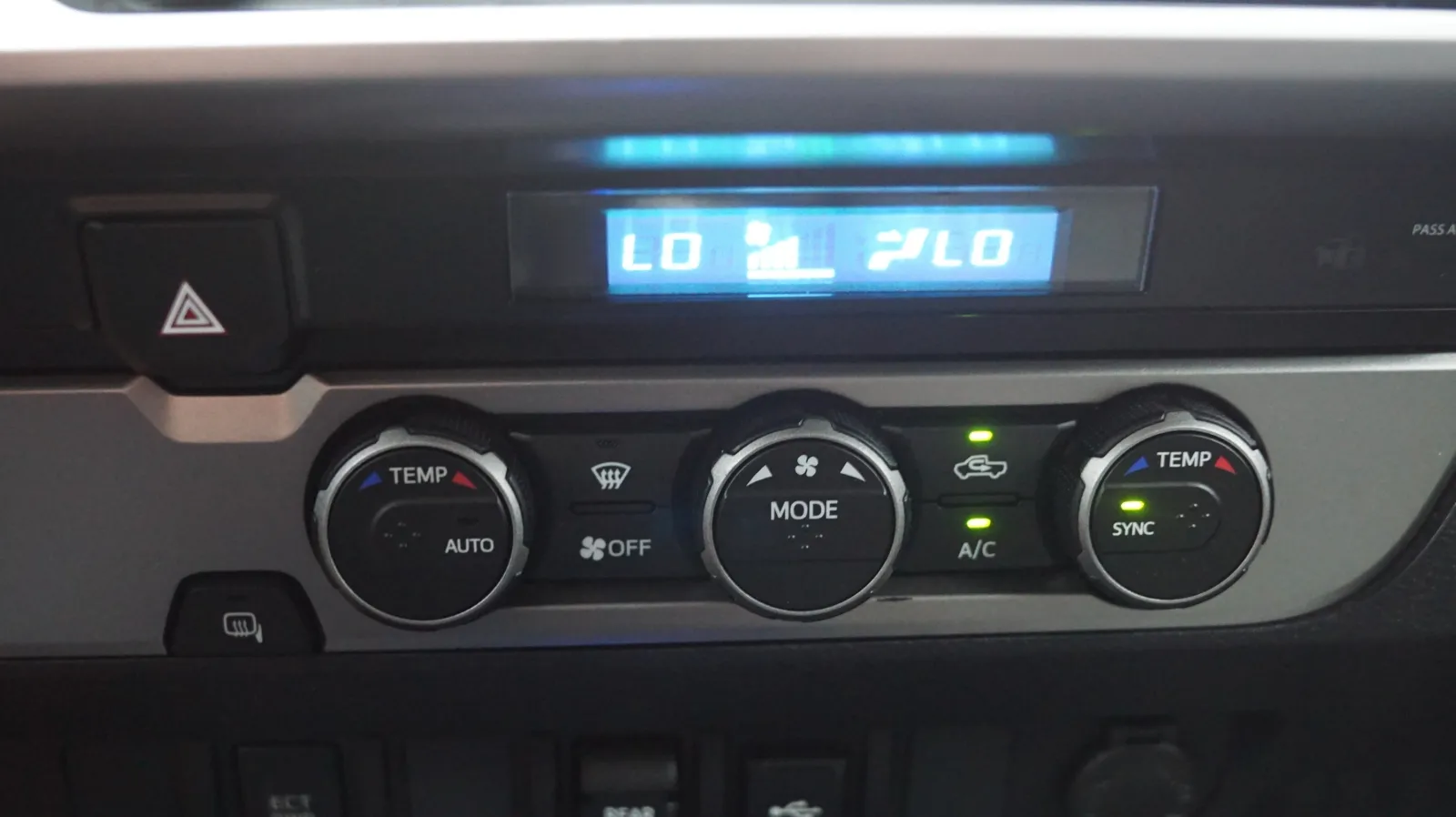Toyota Tacoma photo 19
