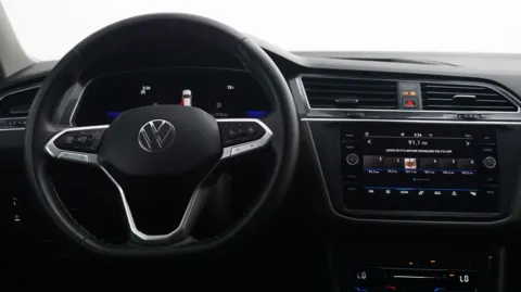 More photos of 2022 Volkswagen Tiguan SE at Auto City, CA