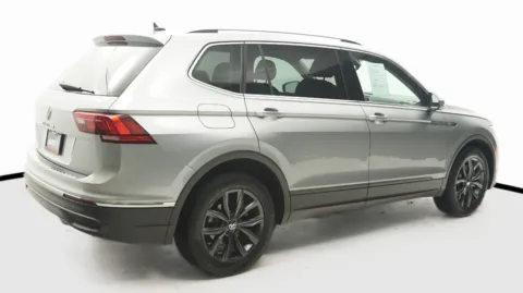 More photos of 2022 Volkswagen Tiguan SE at Auto City, CA