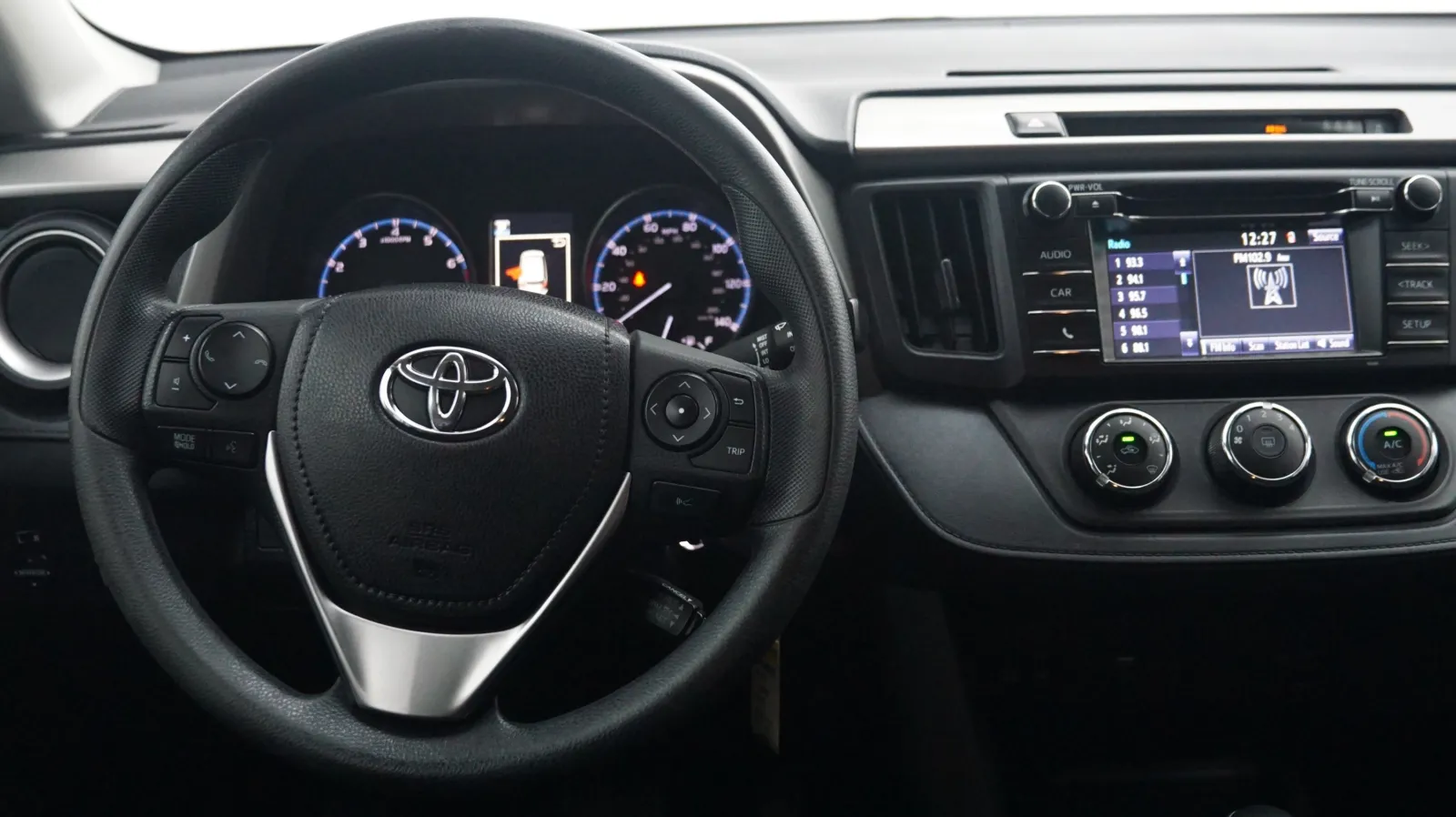 More photos of 2018 Toyota RAV4 LE at Auto City, CA