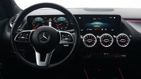 More photos of 2021 Mercedes-Benz GLA 250 at Auto City, CA