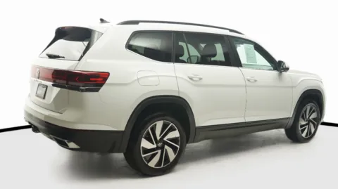 More photos of 2024 Volkswagen Atlas 2.0T SE w/Technology at Auto City, CA