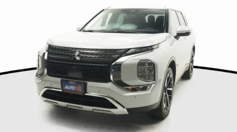 Silver 2022 Mitsubishi Outlander SE for sale in El Cajon, CA